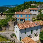 Sarar Kotor ツリクヴェニツァ