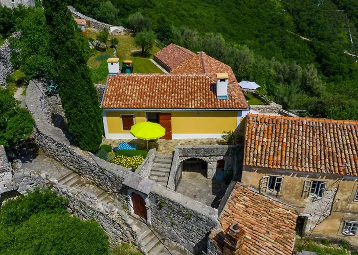 Sarar Kotor *