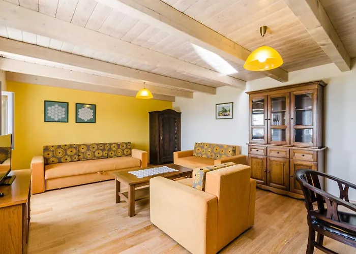 Sarar Kotor * تْسْغيكفانِتْسا