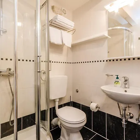 Sarar Kotor Crikvenica